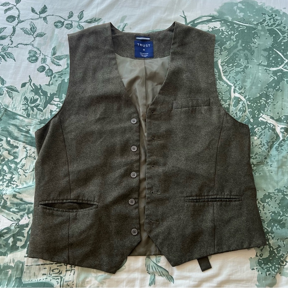 Forest Green Vest - Picture 2 of 13